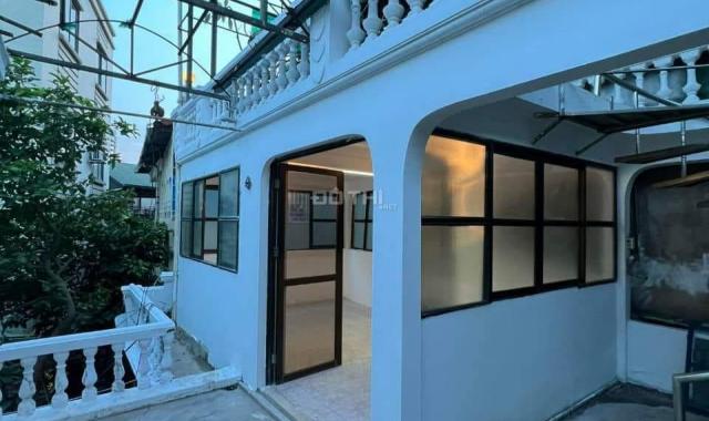 Bán biệt thự sân vườn nhỏ xinh phố Kim Mã; 75m2, 3 tầng, nhà cực rộng và thoáng mát