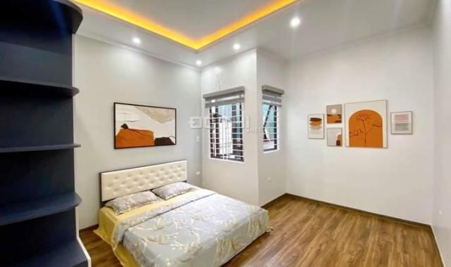 Nhà mới đẹp 30m2 ngõ phố lạc long quân cần bán