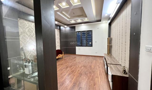 Cho thuê nguyên nhà 4 tầng mặt ngõ 254 Văn Cao, oto ra vào thoải mái
