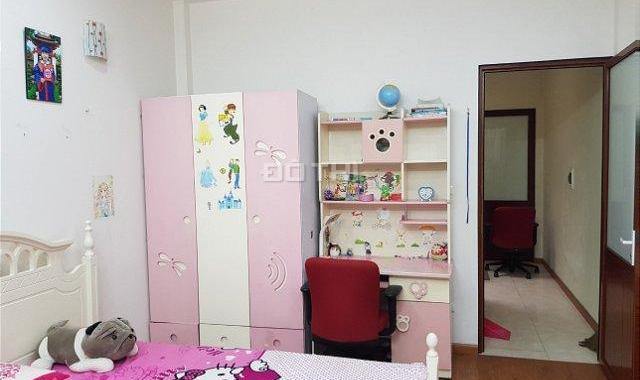 TT CẦU GIẤY - 50M Ô tô tránh - Nhà Đẹp Ngõ thông thoáng - Giá 5.3 tỉ