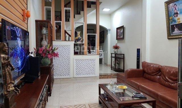 TT CẦU GIẤY - 50M Ô tô tránh - Nhà Đẹp Ngõ thông thoáng - Giá 5.3 tỉ