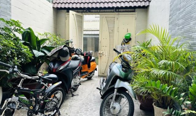 Bán Nhà Sát MT, Hẻm Ô tô Quận 4 - 65m2, 4 Tầng BTCT, Sân Thượng, Mới ở Ngay