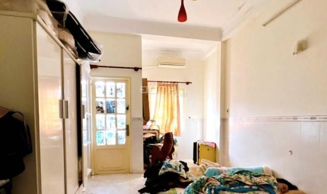 Bán Nhà Sát MT, Hẻm Ô tô Quận 4 - 65m2, 4 Tầng BTCT, Sân Thượng, Mới ở Ngay