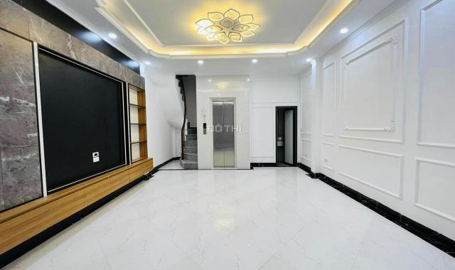 Bán nhà riêng mới xây gần ngõ ô tô 35 Cát Linh, 6 tầng thang máy, CẮT LỖ GIẢM 1.5 TỶ, gần ô tô
