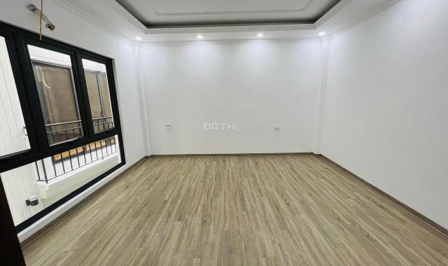 Bán nhà riêng mới xây gần ngõ ô tô 35 Cát Linh, 6 tầng thang máy, CẮT LỖ GIẢM 1.5 TỶ, gần ô tô