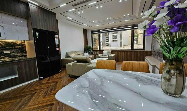 Bán nhà phố Nguyễn Văn Cừ gấp, xây nhiều tâm huyết gần 100m, 6 tầng, giá hơn 10 tỷ