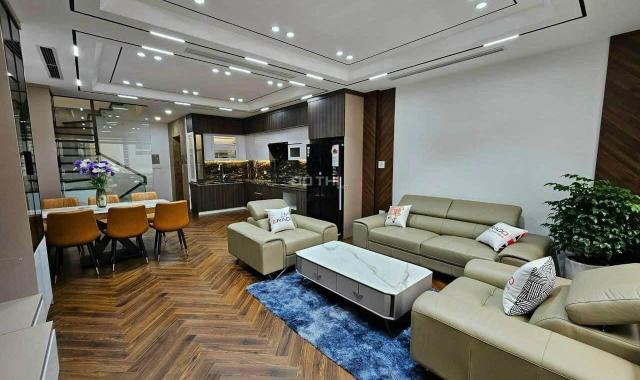 Bán nhà phố Nguyễn Văn Cừ gấp, xây nhiều tâm huyết gần 100m, 6 tầng, giá hơn 10 tỷ