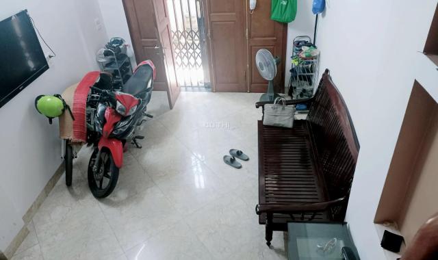 Bán nhà phố Tân Mai-Kim Đồng, 43m2 x 5T đẹp, ba bước ra đường ô tô. Giá 3,9 tỷ