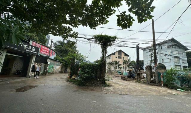 Bán nhà tại Hồ Tây - Đặng Thai Mai DT 220m2 - MT 9m