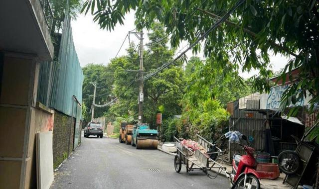 Bán nhà tại Hồ Tây - Đặng Thai Mai DT 220m2 - MT 9m