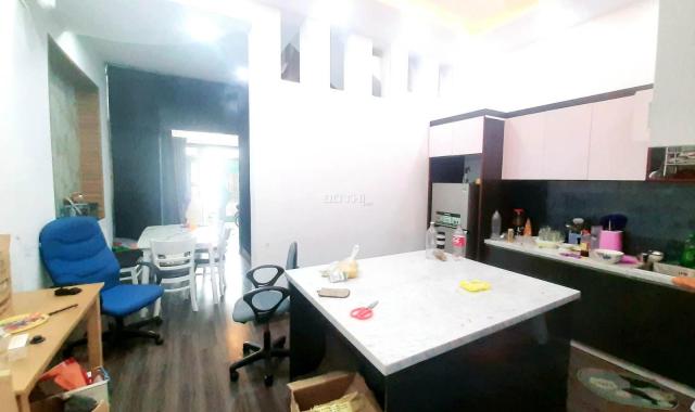 Nhà rộng hẻm xe hơi hơn 5m. Gần Giang Ghẹ Trường Chinh, 4.8 tỷ