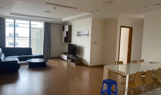 Cho thuê căn hộ tầng 18 chung cư Vinhomes Nguyễn Chí Thanh,3PN, giá chỉ 28tr - lh 0914167722