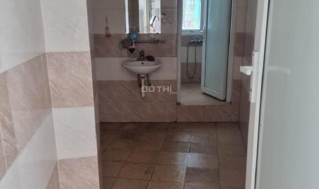 Cho thuê vp ở Bưởi 60m2 thônng sàn có điều hòa, gửi xe miễn phí