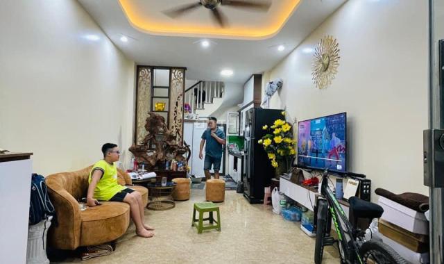 Bán Nhà Quận Đống Đa, Lô Góc, Gần Phố, Ngõ rộng. 28m x5 tầng, MT 3,5m. 3,x tỷ