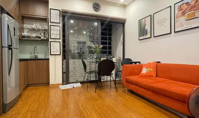 Chính chủ bán CH CTM Cầu Giấy, DT 50m, 2 ngủ, NT đầy đủ, giá 2 tỷ. 0971085383