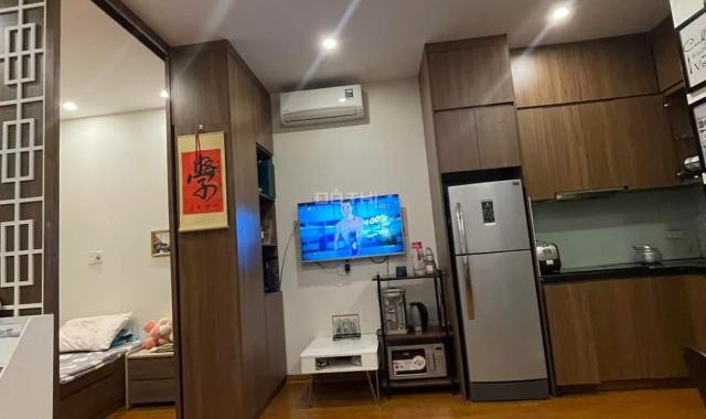 Chính chủ bán CH CTM Cầu Giấy, DT 50m, 2 ngủ, NT đầy đủ, giá 2 tỷ. 0971085383