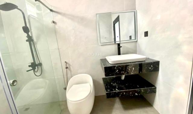 Bán trực tiếp nhà riêng tại phố Nguyễn Chí Thanh, Đống Đa. 55m2, 7 tầng, oto vào nhà.  giá 13,4 tỷ