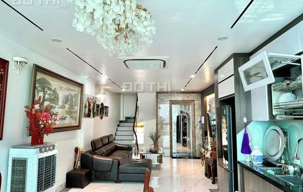 Bán trực tiếp nhà riêng tại phố Nguyễn Chí Thanh, Đống Đa. 55m2, 7 tầng, oto vào nhà.  giá 13,4 tỷ