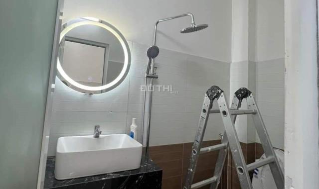 Nhà mới xây 3 tầng, ô tô đỗ cửa đường Nguyễn Sơn ND, 4.5 tỷ