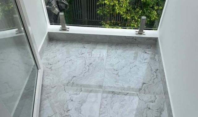Nhà mới xây 3 tầng, ô tô đỗ cửa đường Nguyễn Sơn ND, 4.5 tỷ