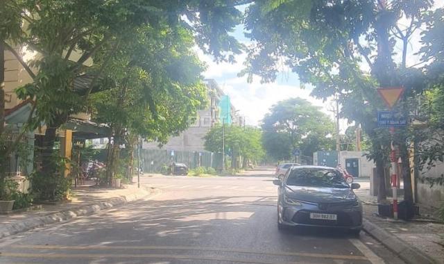 NHÀ ĐẸP HOÀNG NHƯ TIẾP -  ĐẲNG CẤP, PHỐ VIP LONG BIÊN, PHỐ KINH DOANH, VỈA HÈ, 3 Ô TÔ TRÁNH NHAU.
