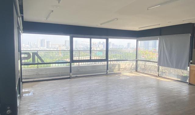 Cho thuê sàn văn phòng 150 m2, thoáng, đã ngăn sẵn phòng làm việc