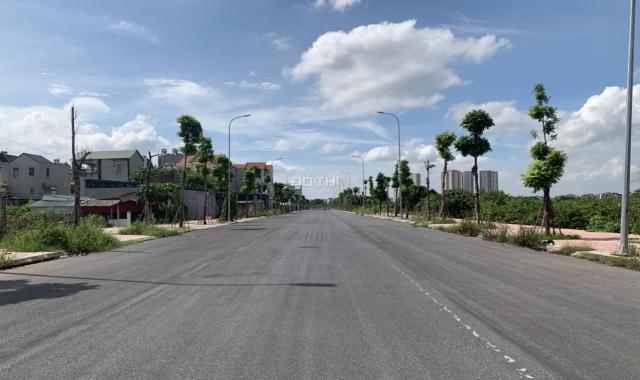 Bán gấp 63,4m đất dãy TT9 đấu giá Cự Khối, đường đã thông các ngả