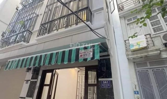 Nhà mới lô góc 31m2 phố dịch vọng hậu cần bán