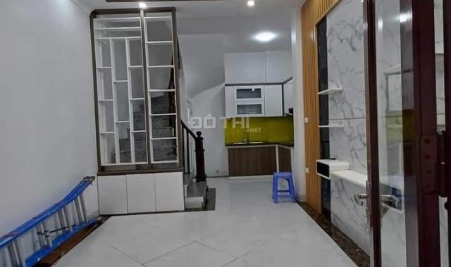 Nhà mới lô góc 31m2 phố dịch vọng hậu cần bán