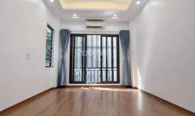Nhà mới lô góc 31m2 phố dịch vọng hậu cần bán