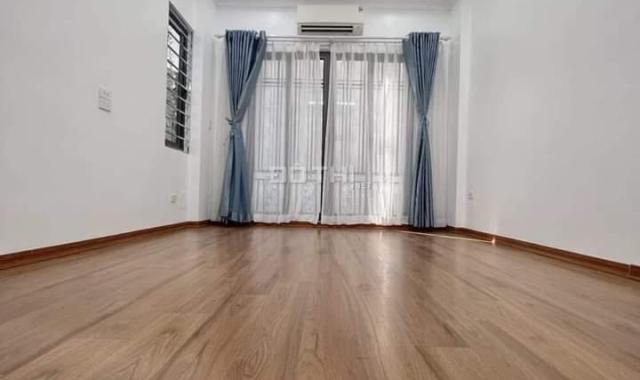 Nhà mới lô góc 31m2 phố dịch vọng hậu cần bán