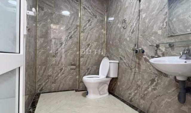 Nhà mới lô góc 31m2 phố dịch vọng hậu cần bán