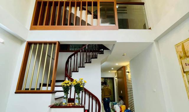 Bán gấp nhà MP Đồng Xuân, giá 55 tỷ, 111m2x3T, KD lớn, có thang máy mới đẹp