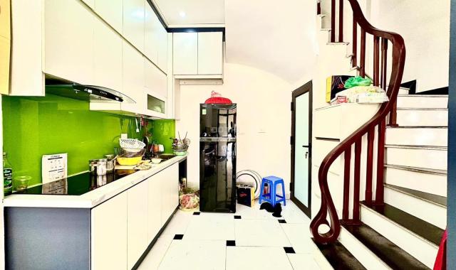 Cầnbán Nhà  riêng Quận Đống Đa. Nhà mới ,ở ngay, 36m x5 tầng. MT3,6m. 4,x tỷ