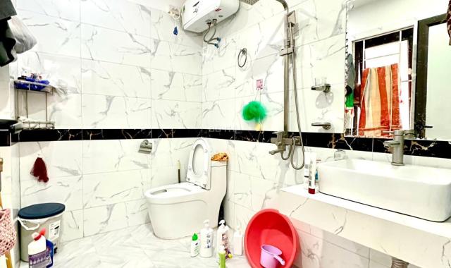 Cầnbán Nhà  riêng Quận Đống Đa. Nhà mới ,ở ngay, 36m x5 tầng. MT3,6m. 4,x tỷ