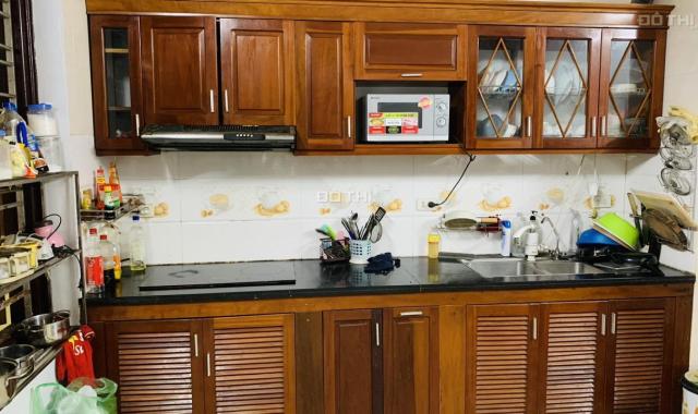 Bán nhà đường Lạc Long Quân, Tây Hồ 45m2 xây 5 tầng cực đẹp, gần phố giá 5.5 tỷ