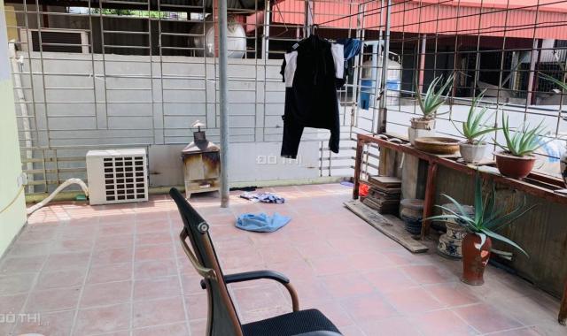 Bán nhà đường Lạc Long Quân, Tây Hồ 45m2 xây 5 tầng cực đẹp, gần phố giá 5.5 tỷ
