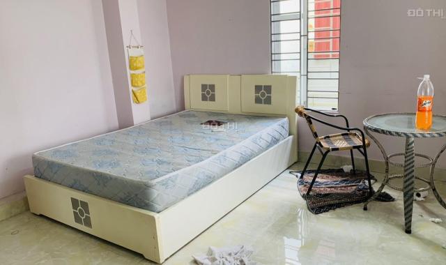 Bán nhà đường Lạc Long Quân, Tây Hồ 45m2 xây 5 tầng cực đẹp, gần phố giá 5.5 tỷ