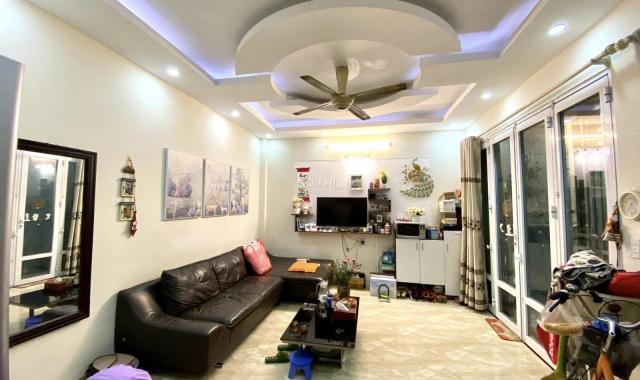 Bán nhà ngõ 205 cách đại sứ quán HQ vài bước chân , 35m2 xây 5 tầng, MT 7m chỉ 4.1 tỷ 0948031338