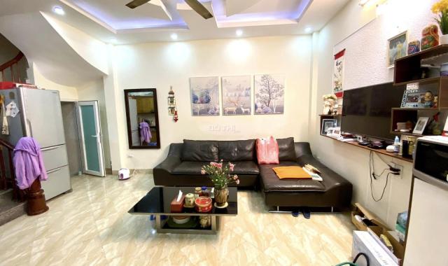 Bán nhà ngõ 205 cách đại sứ quán HQ vài bước chân , 35m2 xây 5 tầng, MT 7m chỉ 4.1 tỷ 0948031338