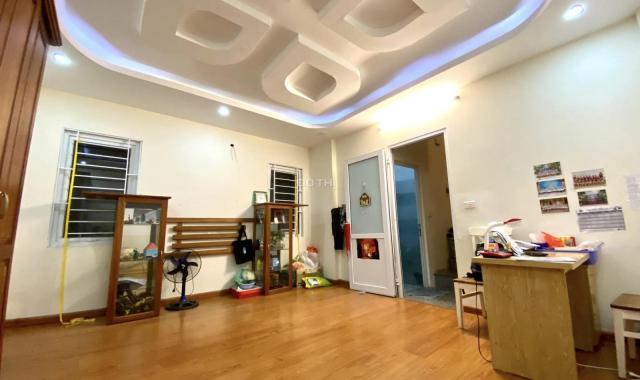 Bán nhà ngõ 205 cách đại sứ quán HQ vài bước chân , 35m2 xây 5 tầng, MT 7m chỉ 4.1 tỷ 0948031338
