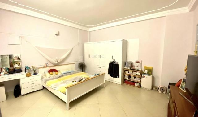 Bán nhà ngõ 205 cách đại sứ quán HQ vài bước chân , 35m2 xây 5 tầng, MT 7m chỉ 4.1 tỷ 0948031338