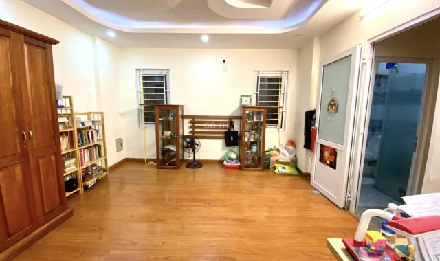 Bán nhà ngõ 205 cách đại sứ quán HQ vài bước chân , 35m2 xây 5 tầng, MT 7m chỉ 4.1 tỷ 0948031338