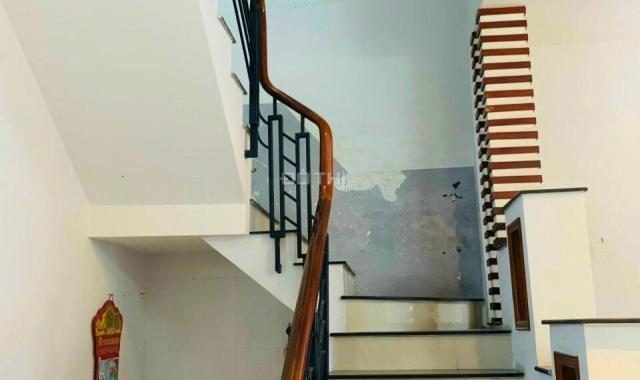 BÁN NHÀ ĐƯỜNG 9 LINH TÂY _(NGANG 5M) 85M2 , đường oto quay đầu , cách chợ thủ đức 500m .