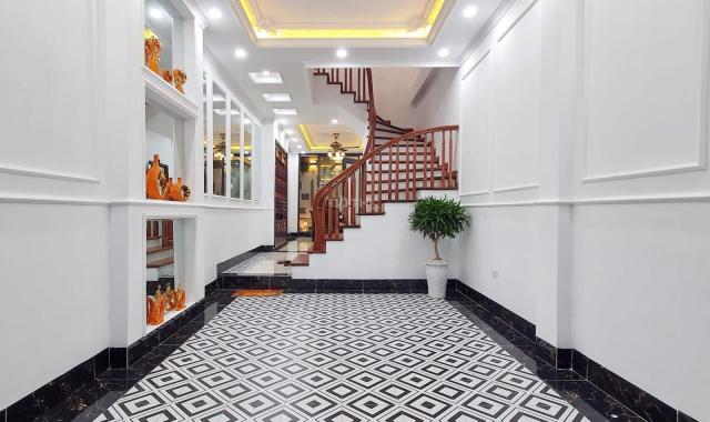 Bán nhà phố Thái Thịnh 45m 4 tầng gần phố tặng full nội thất