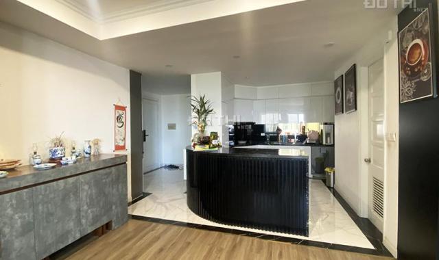 Bán căn hộ tầng cao 142m2, phòng khách rộng