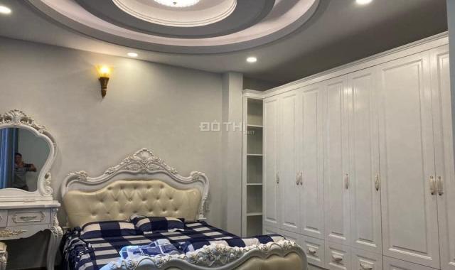 Nhà 5 tầng hẻm oto nhỏ sổ hồng 33m2 khu trung tâm Q7.