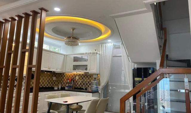 Nhà 5 tầng hẻm oto nhỏ sổ hồng 33m2 khu trung tâm Q7.