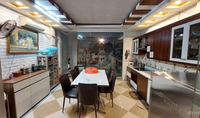 Chính chủ cần bán nhà ngõ 35 phố Nguyễn Thị Định,171 phố Nguyễn Ngọc Vũ 57 m2 x 4 t giá 12 tỷ