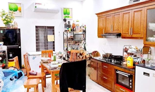 Bán nhà Thanh Trì 48m2 4 tầng nhỉnh 2 tỷ ngay ủy ban Tả Thanh Oai